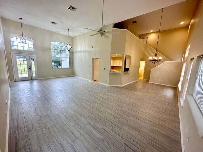 Building Photo - 4655 Thornlea Rd