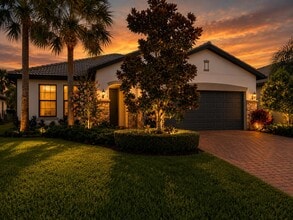 Building Photo - 348 SE Courances Dr
