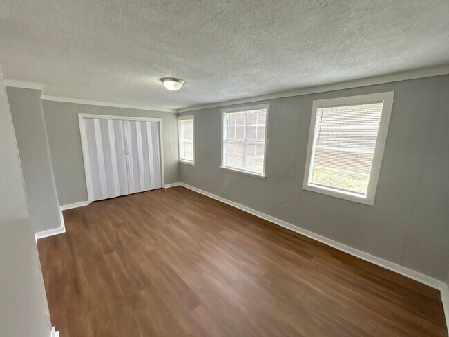 Foto del edificio - 3447 Cook Rd