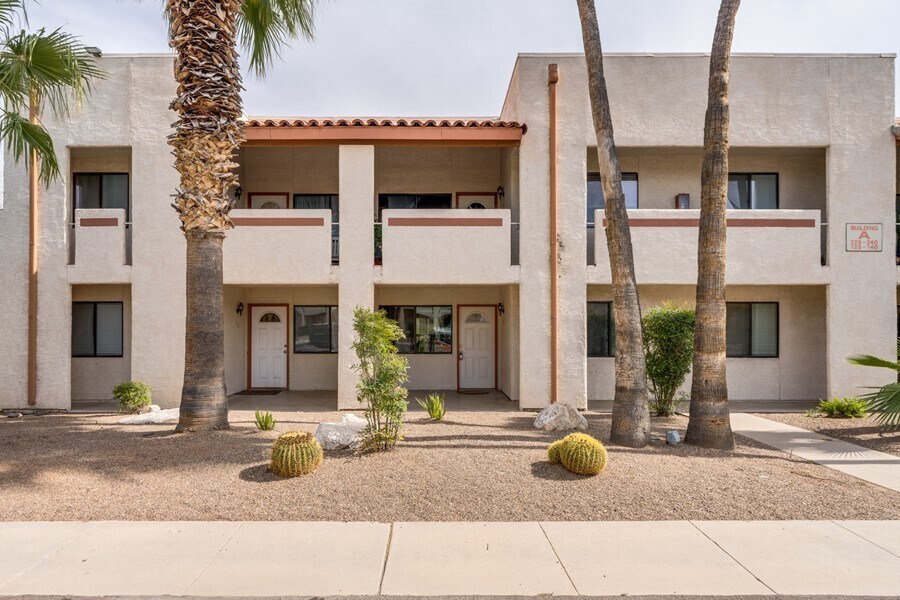 Primary Photo - BEAUTIFULLY UPDATED FIRST FLOOR CONDO