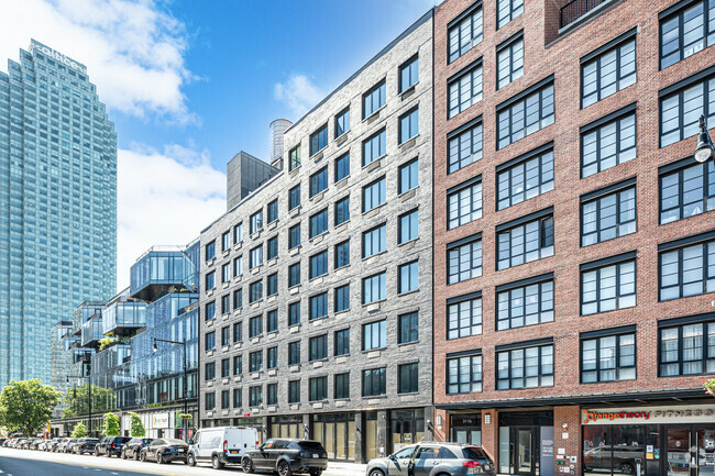 Building Photo - 21-18 44th Dr