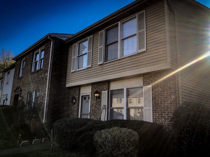 Foto principal - 7610 Holly Grove Ct