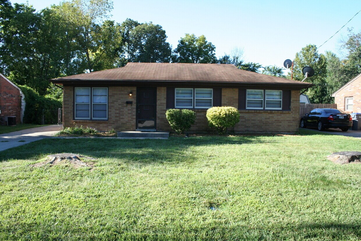 3616 Foreman Ln, Louisville, KY 40219 House Rental in Louisville, KY