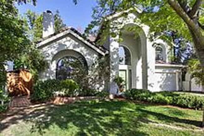 Building Photo - Beautiful 3 Bedroom Home-$750.00 Off 1st M...