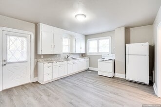 Building Photo - 2726 W Spencer St