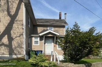 Building Photo - 1401 9th Ave