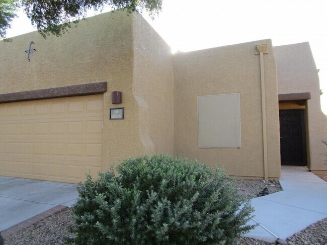 Foto del edificio - 6046 Wych Elm Pl