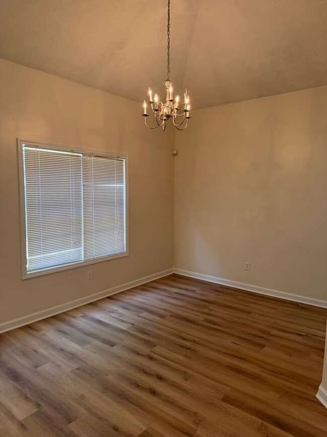 Building Photo - 8711 Rivergate Dr