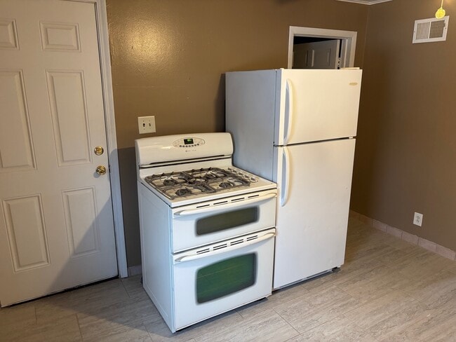 Building Photo - 3226 Union Ave