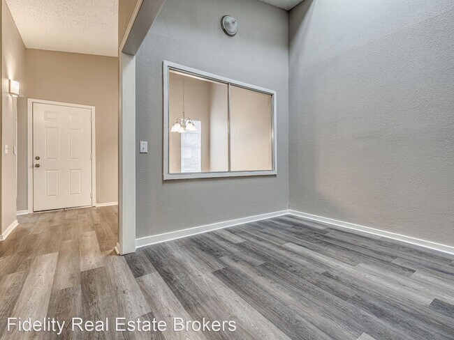 Building Photo - 3 br, 2 bath House - 7809 S Douglas Ave