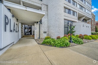 Building Photo - 550 Clay Ave