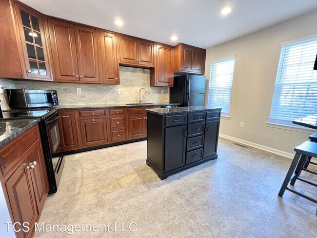 Building Photo - 2 br, 1.5 bath House - 1701 Red Maple Grove