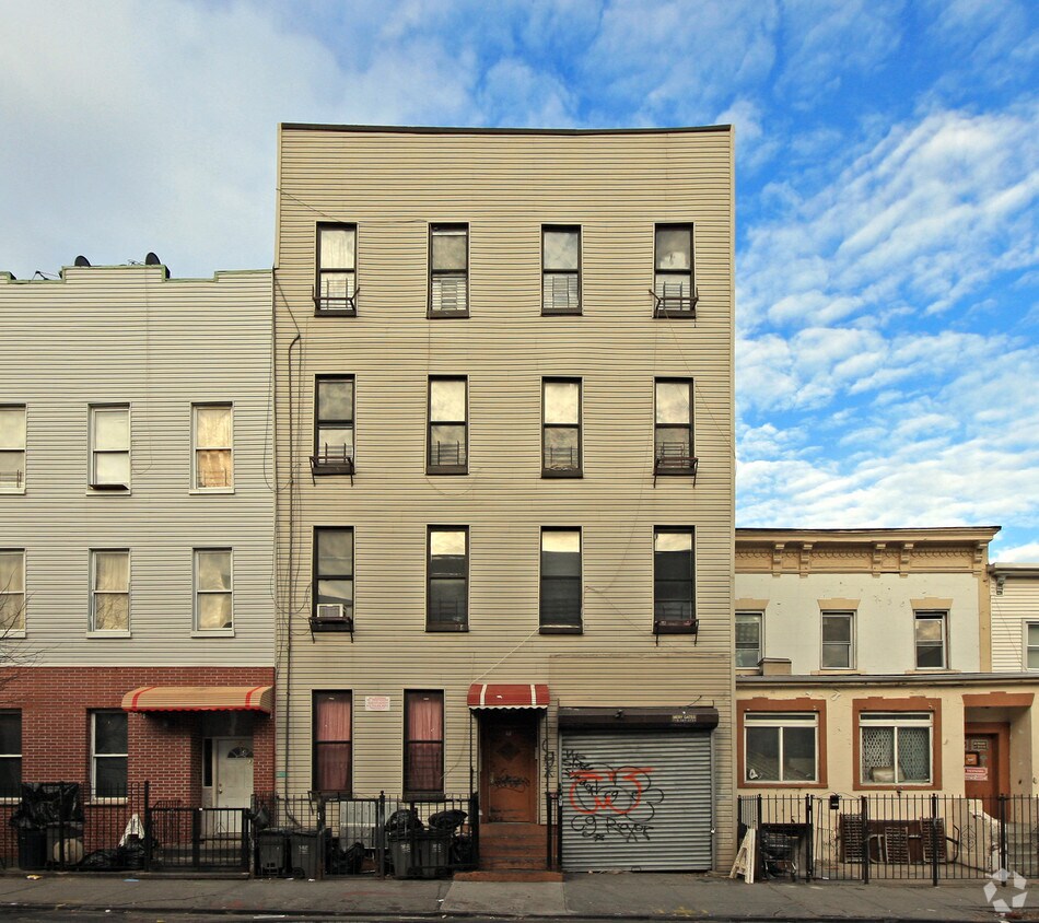 Primary Photo - 1345 Dekalb Ave