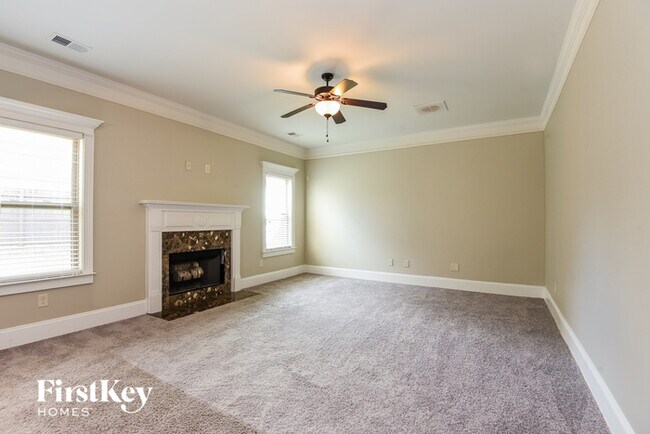 Building Photo - 5605 Horsebarn Ct