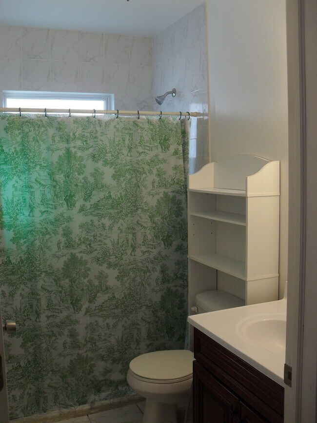 Building Photo - 66 Westervelt Plz