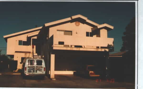 Building Photo - 839 S Claudina St