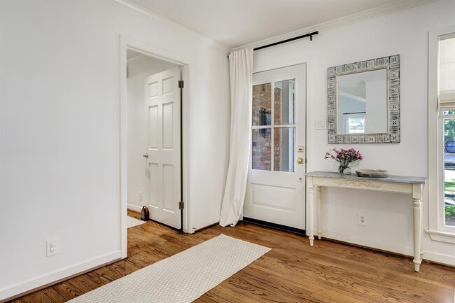 Building Photo - 4654 Merwin St