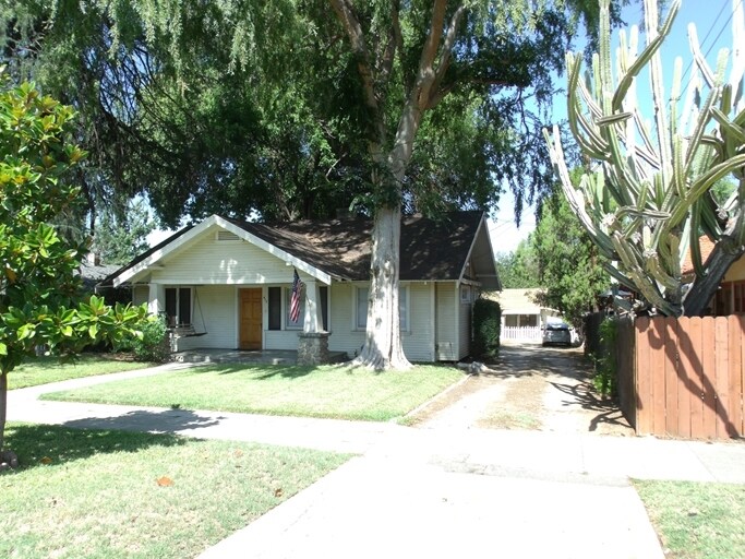 Primary Photo - 412-414 W Fern Ave