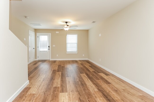 Building Photo - 212 Emmett Dr