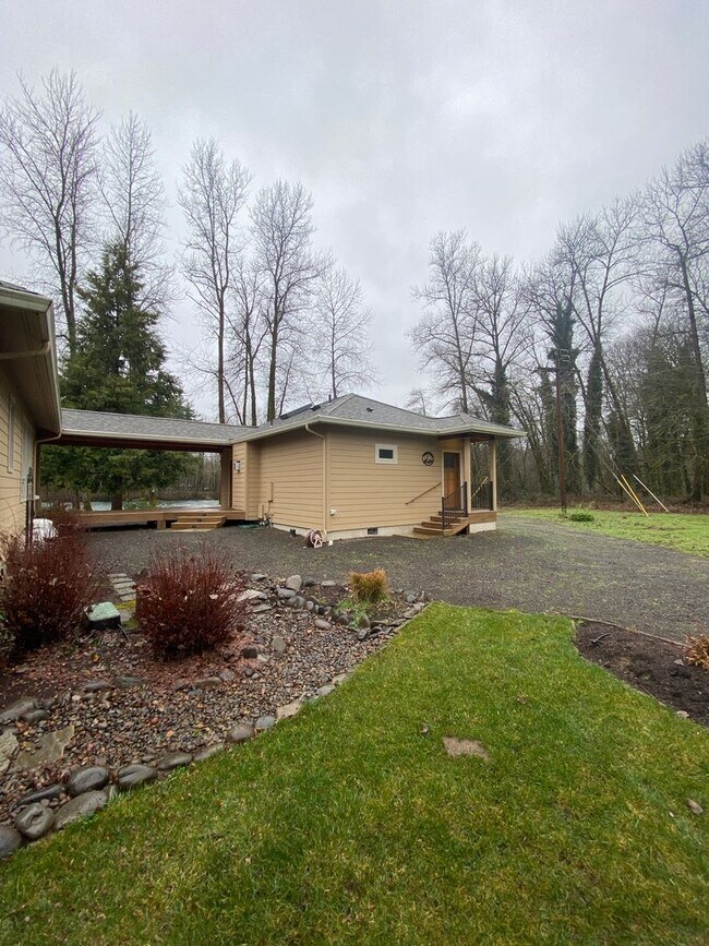 Building Photo - OQ-0000 |