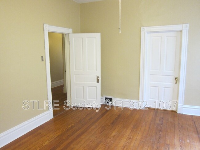 Building Photo - 3851 Juniata St