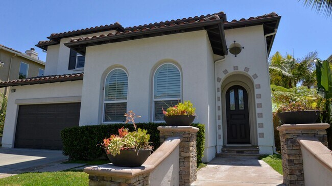 Foto del edificio - Large 4 bedrooom/ 3 Bath Home in Gated Com...
