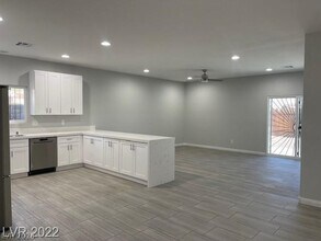 Building Photo - 4966 Andover Dr