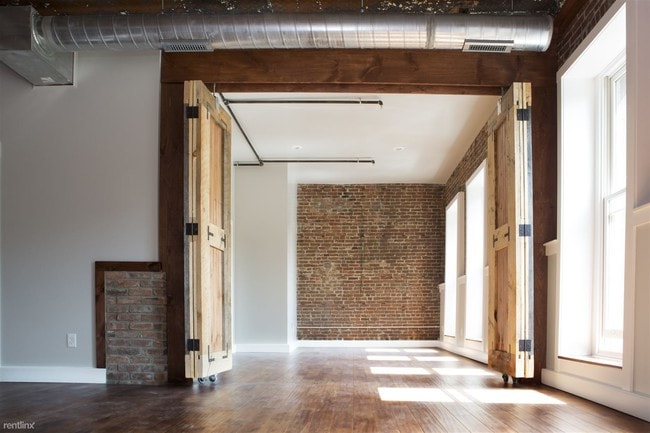 Building Photo - 9 1st St
