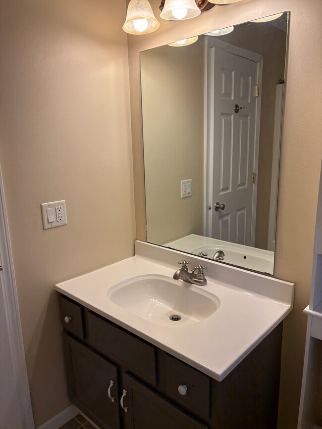 Foto del edificio - 2312 Darwin Ln