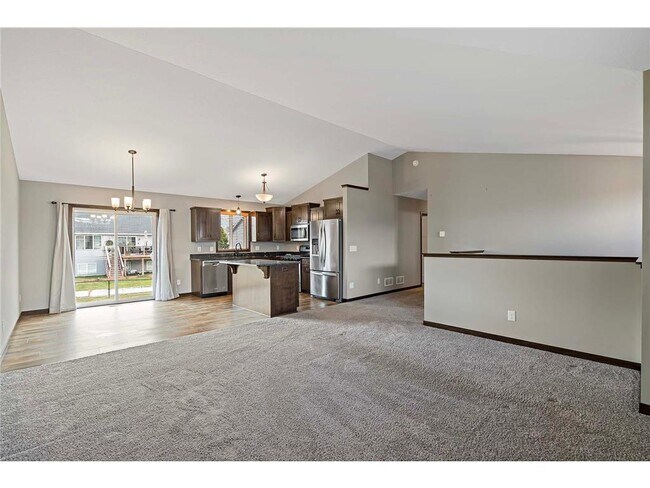 Foto del edificio - 7713 Lambert Cir NE