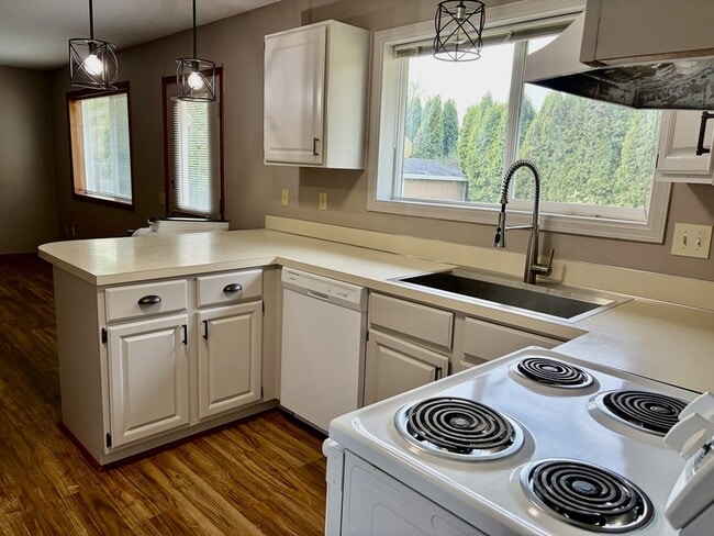 Building Photo - 709 Vine St