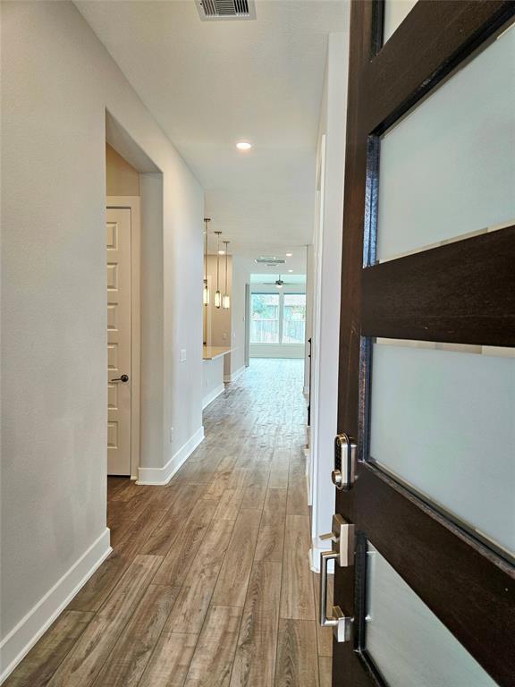 Foto del edificio - 15822 Pilot Knob Dr