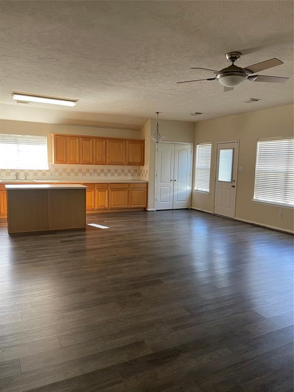 Foto del edificio - 1634 Rustic Hollow Ln