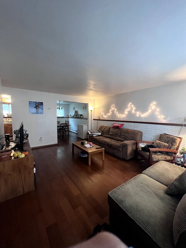 Primary Photo - 204 Eastern Heights Dr