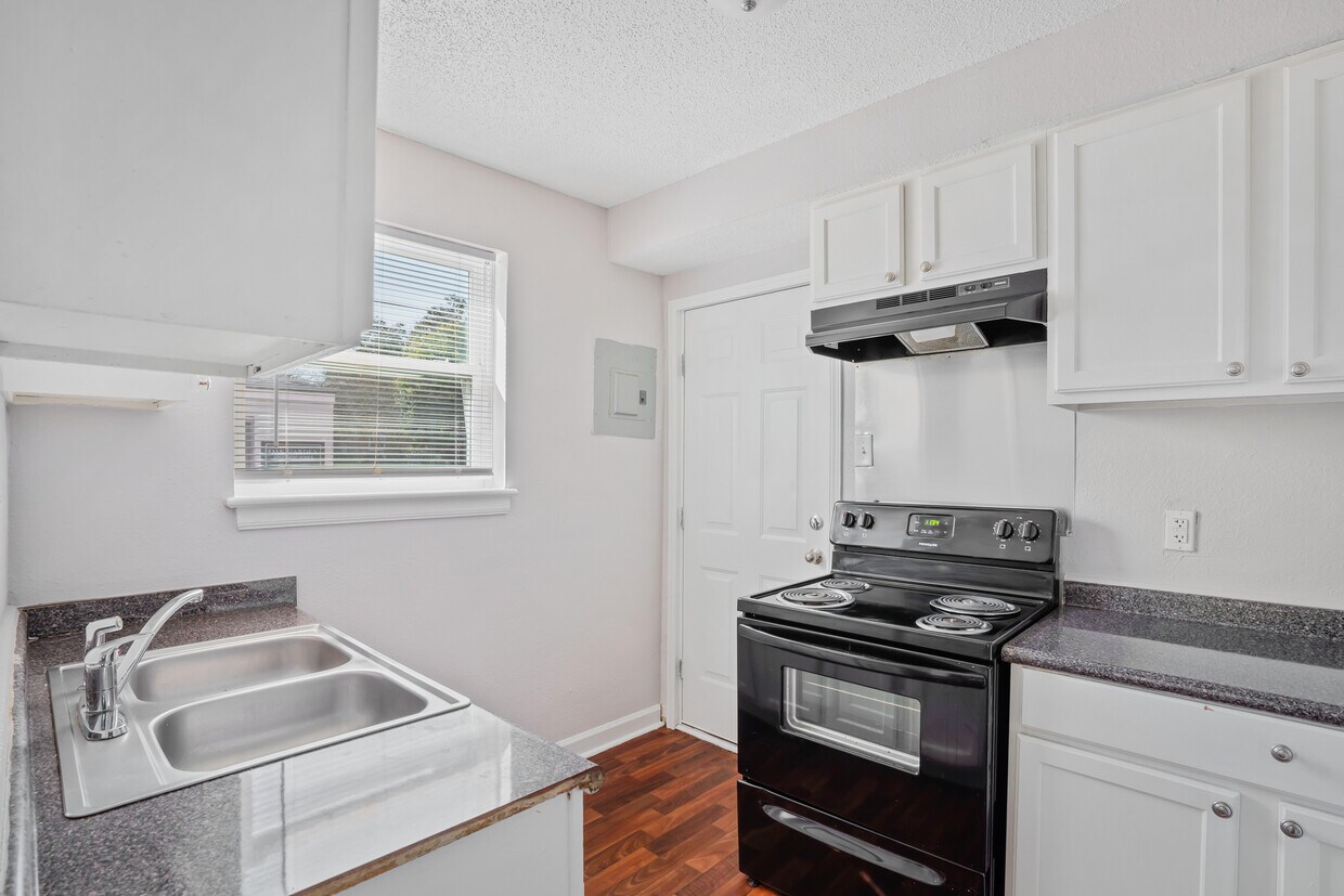 Oak Gardens Apartments Apartments in Chickasaw, AL