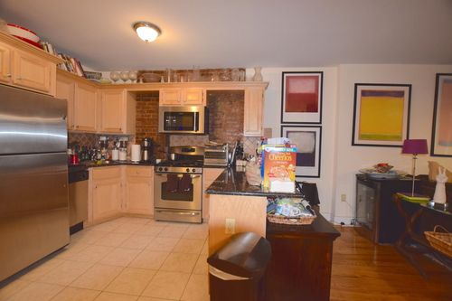 Foto del edificio - 319 W 101st St