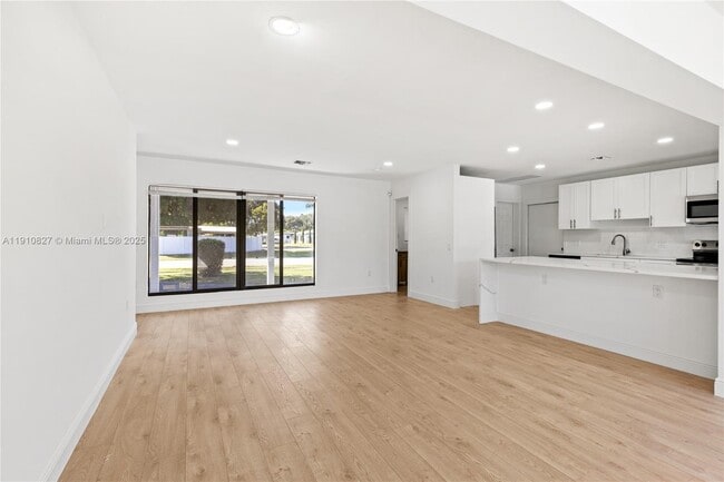 Building Photo - 317 N 31st Ave