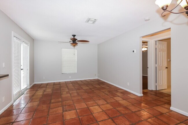 Building Photo - 365 La Mancha Ave