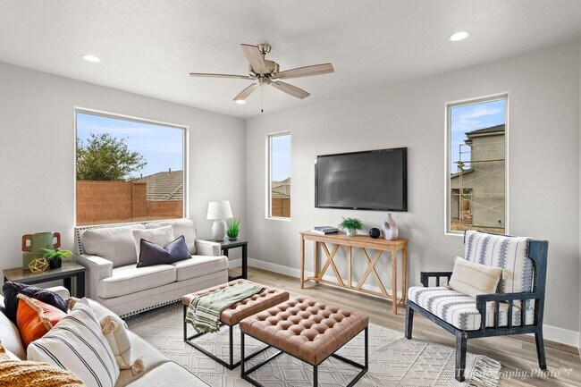 Building Photo - Stunning 4-Bedroom Home!