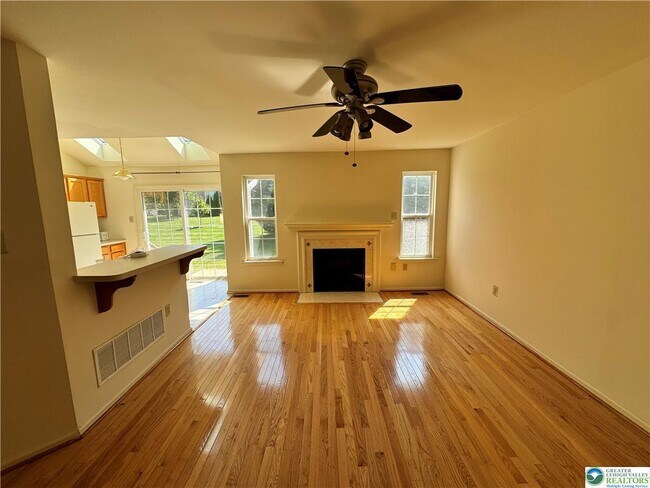 Foto del edificio - 4142 Huckleberry Dr