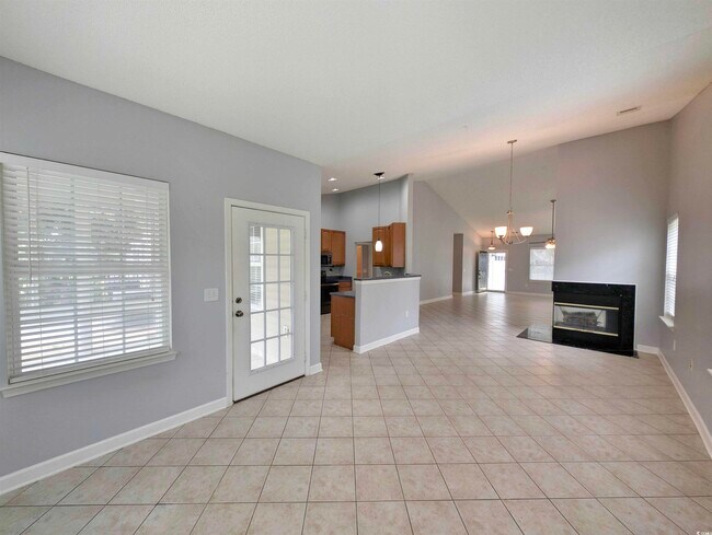 Foto del edificio - 33 Regal Ln