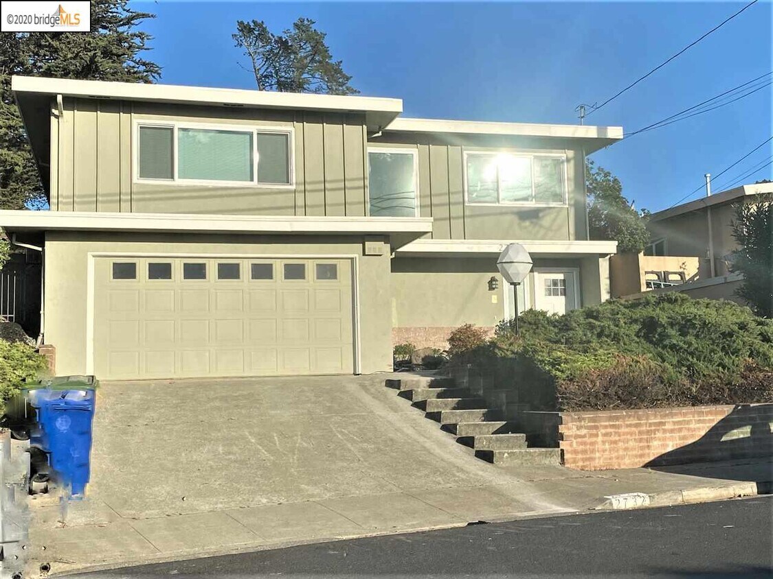 Primary Photo - 2732 Del Monte Ave