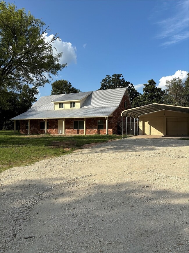 Building Photo - 8049 Forest Hills Dr
