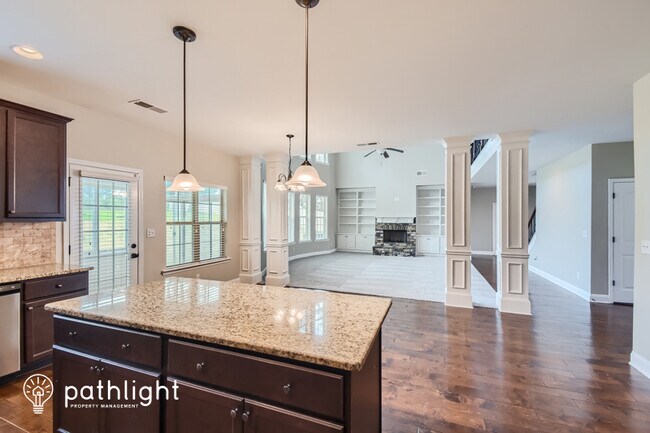 Foto del edificio - 336 Shagbark Ln, Mcdonough, GA, 30252