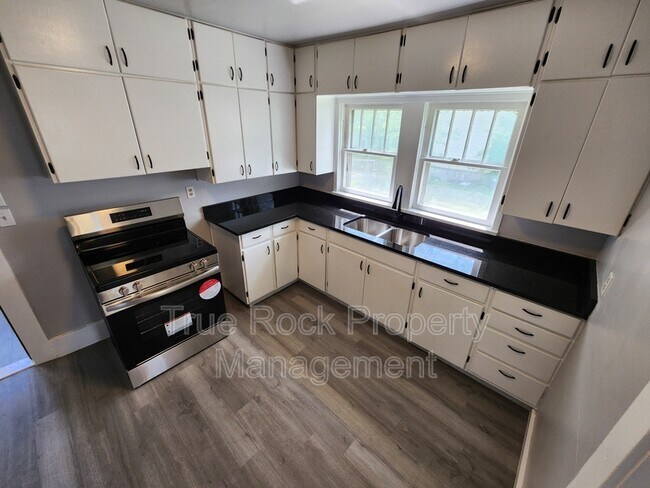 Foto del edificio - 609 W 5th