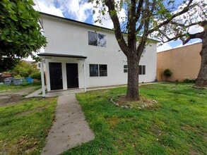 Building Photo - 1617 Elm St