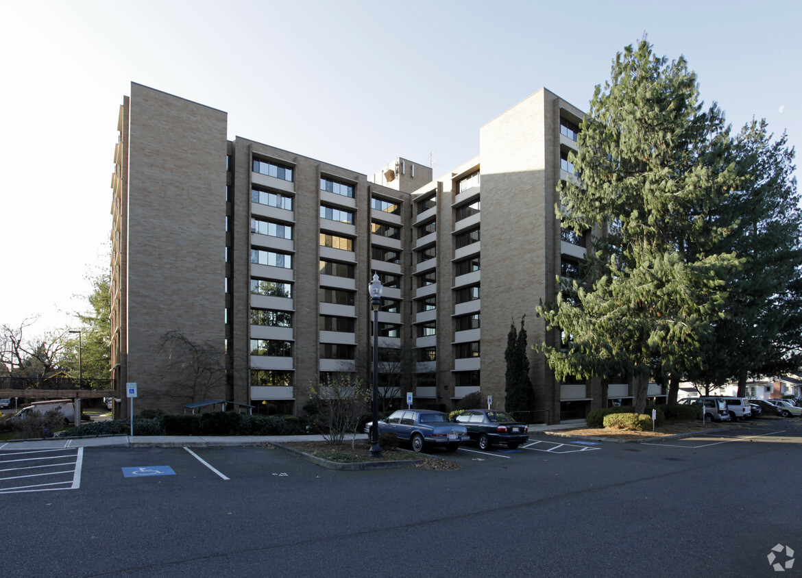 Building Photo - Columbia House