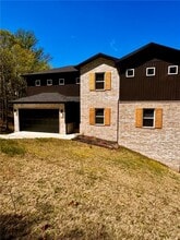 Building Photo - 8881 Williams Rd