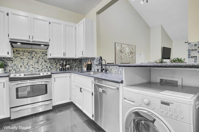 Building Photo - 4691 Albany Cir