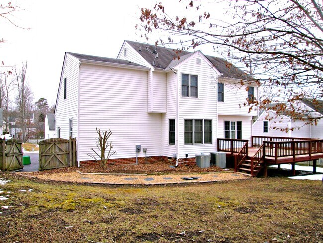 Foto del edificio - 4 BR/ 2.5 BA Spacious home in Chesterfield